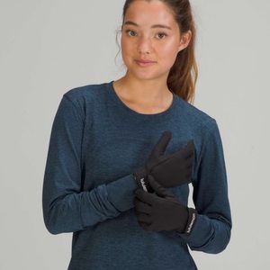 BRAND NEW WITH TAGS Lululemon women’s Full Finger Training Gloves size XS/S